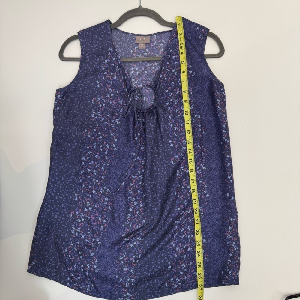 J. Jill Silk Blue Marin Floral Sleeveless Blouse Size XS - Picture 9 of 9
